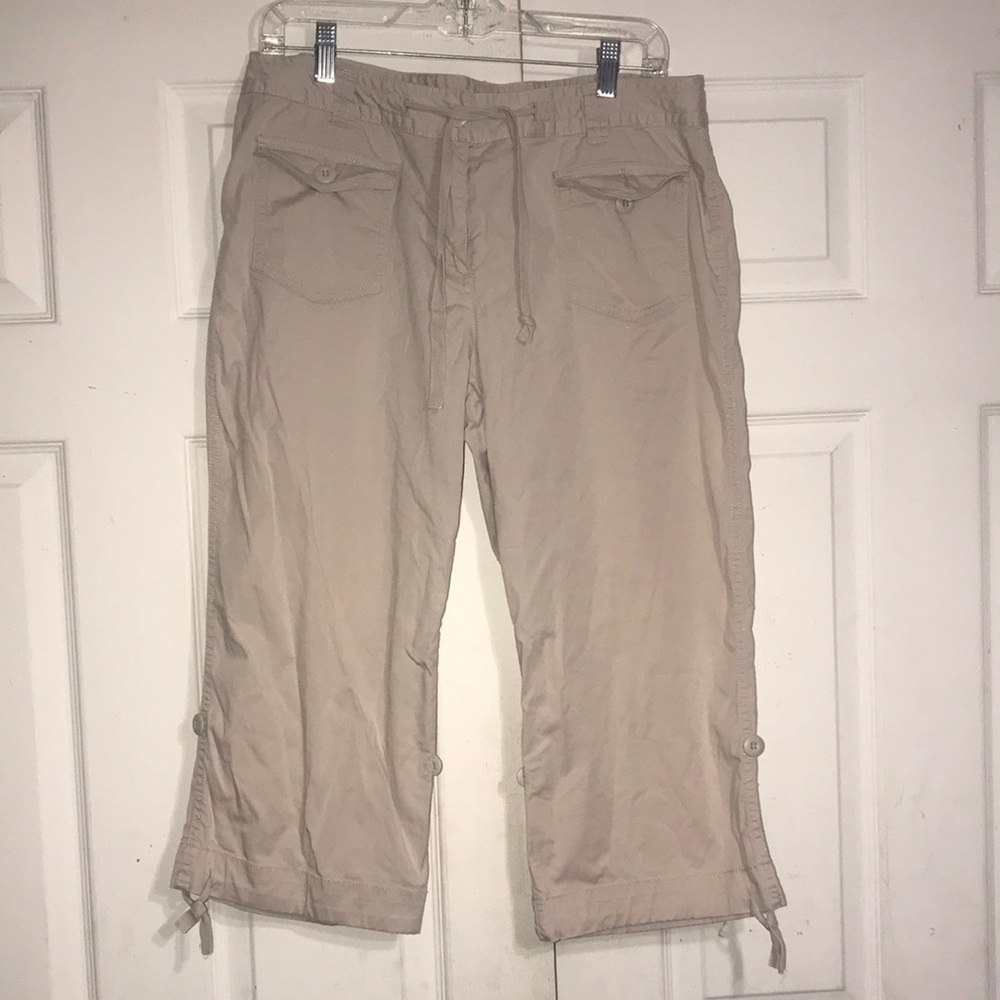 Women’s Stretch Khaki Capris